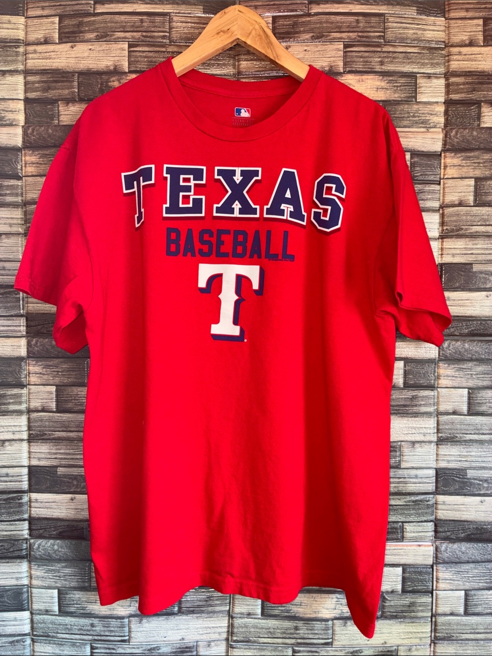 EUC XL Texas Rangers Baseball Red Graphic T-Shirt